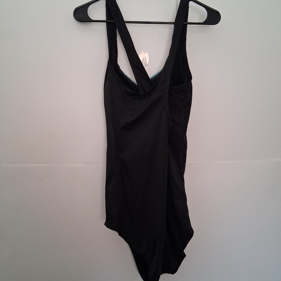 AQUABELLE Black and Blue Women's One-Piece Swimsuit Size 18W - Picture 2 of 11